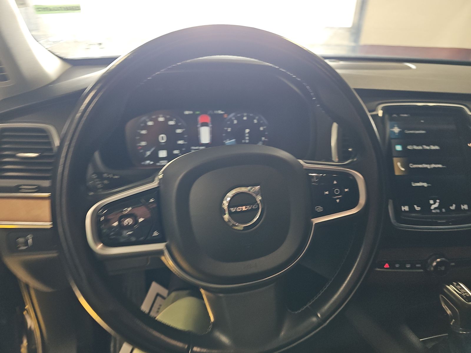 2022 Volvo XC90 T6 Momentum AWD