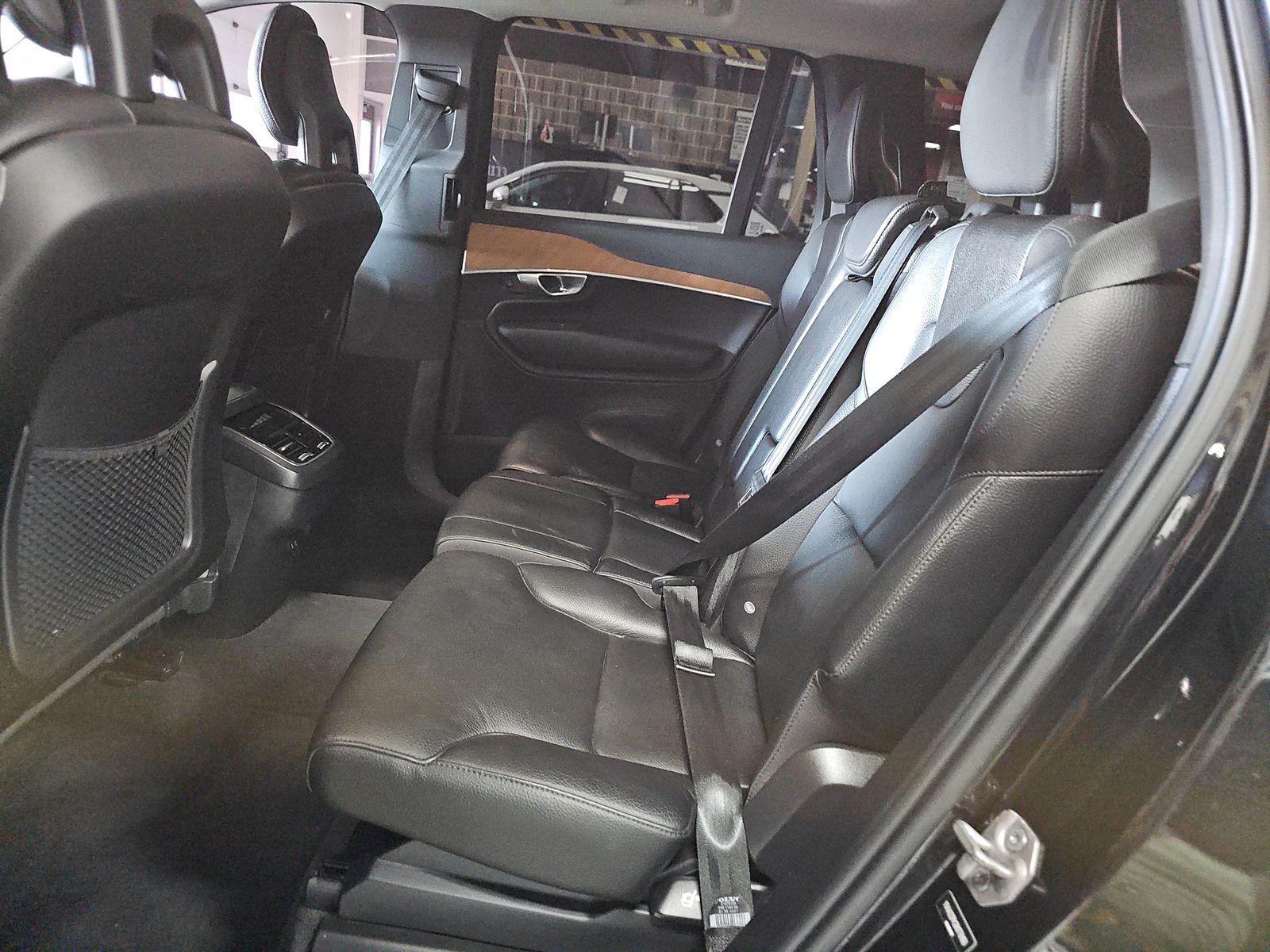 2022 Volvo XC90 T6 Momentum AWD