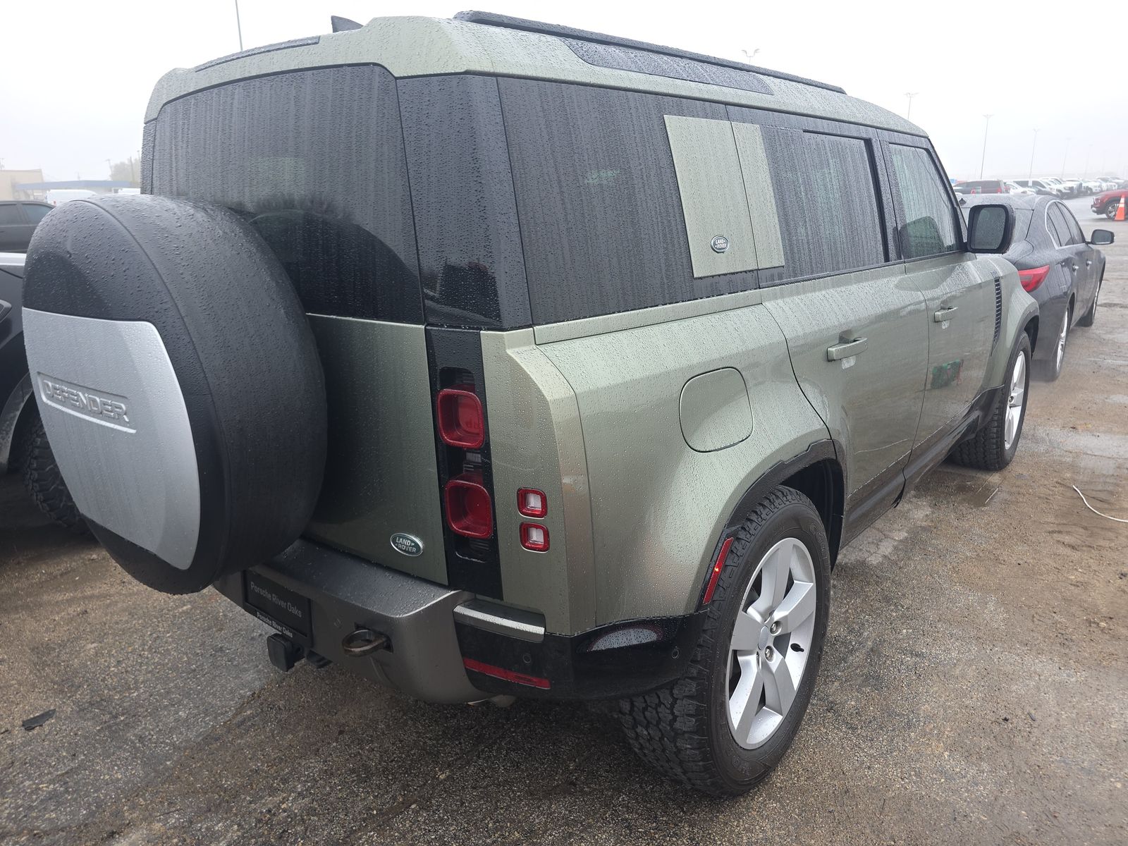 2022 Land Rover Defender 110 X-Dynamic SE AWD