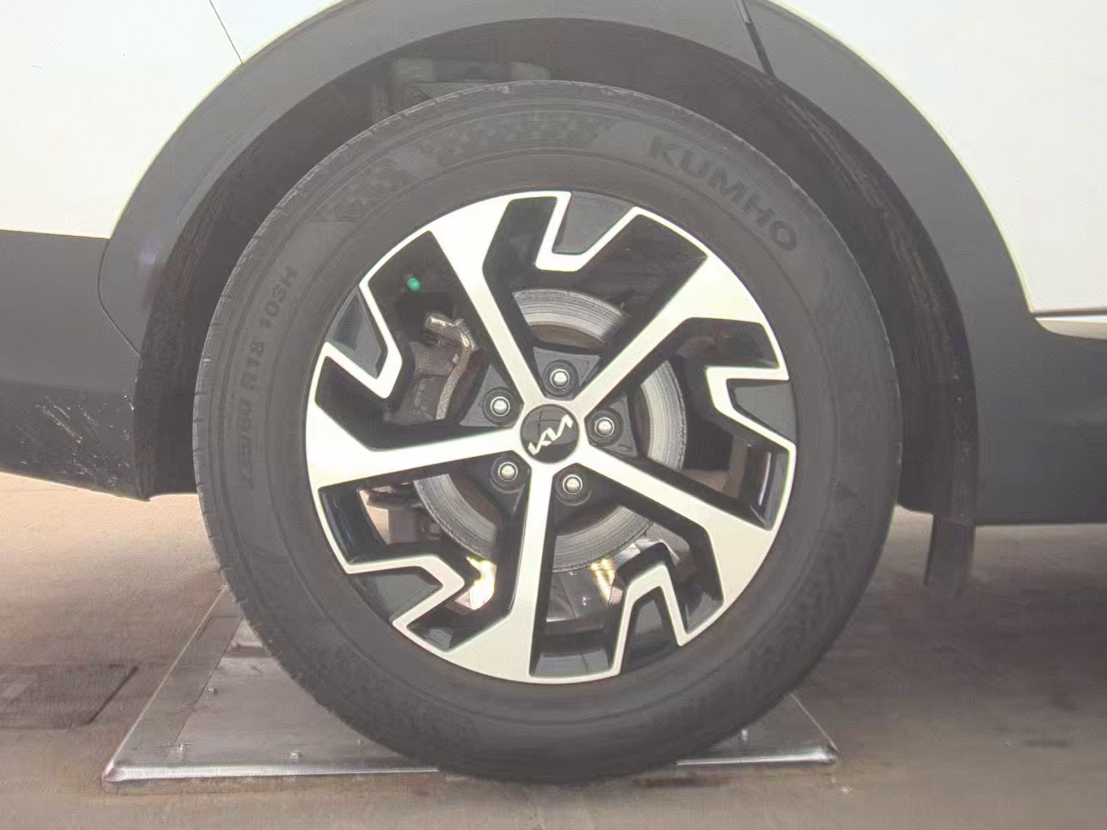 2023 Kia Sportage EX FWD