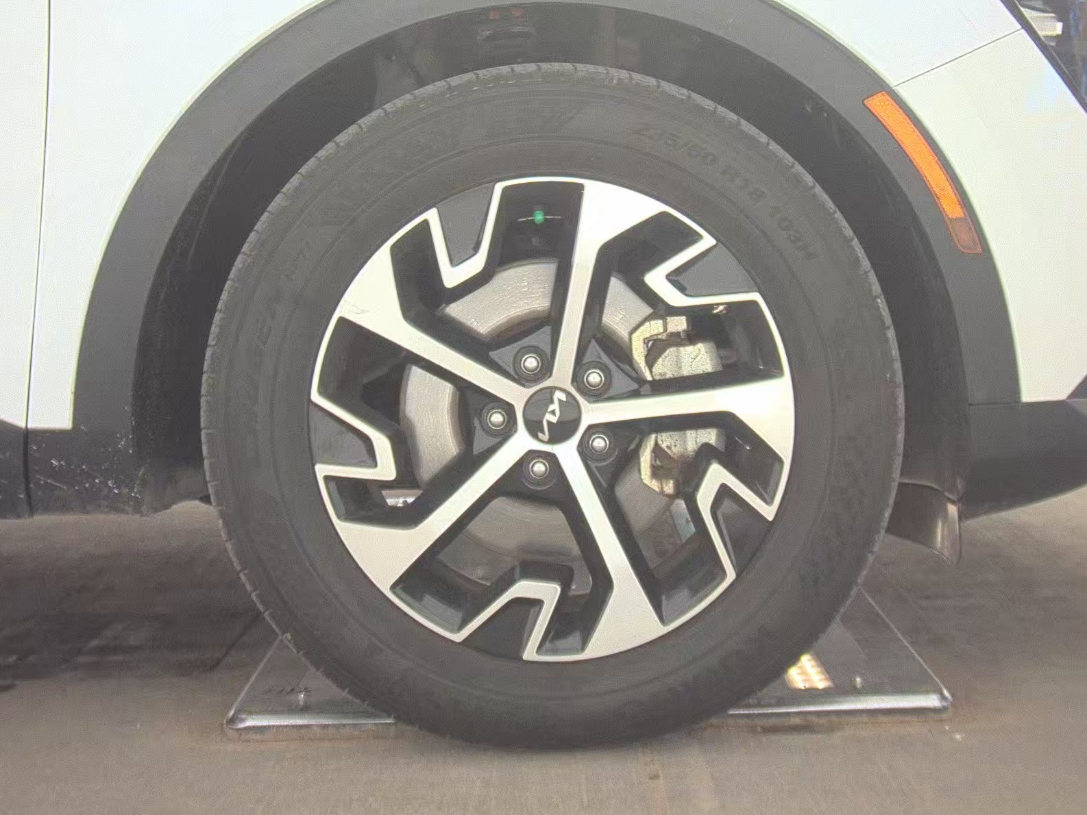 2023 Kia Sportage EX FWD