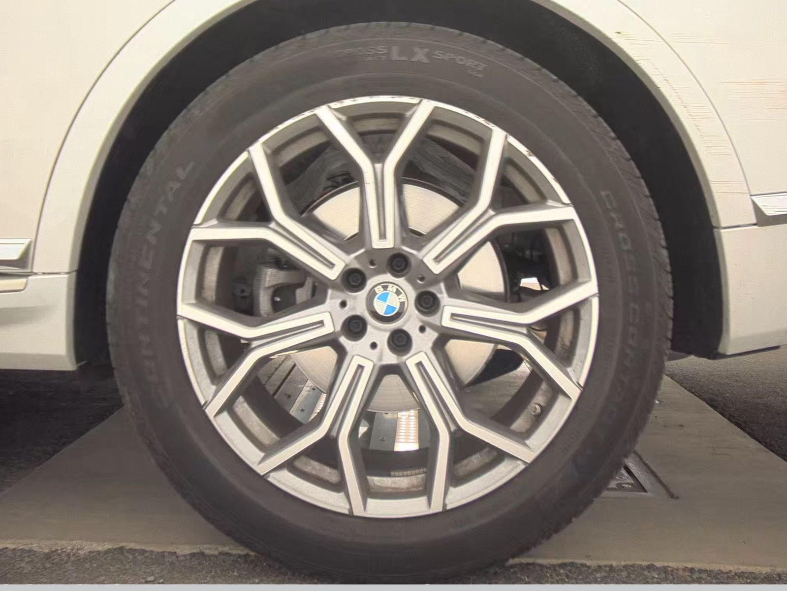 2025 BMW X7 xDrive40i AWD