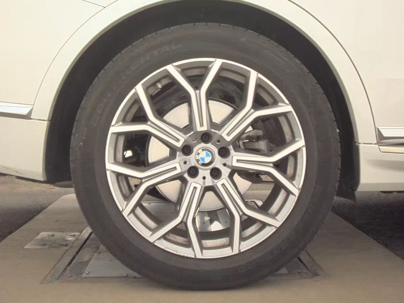 2025 BMW X7 xDrive40i AWD