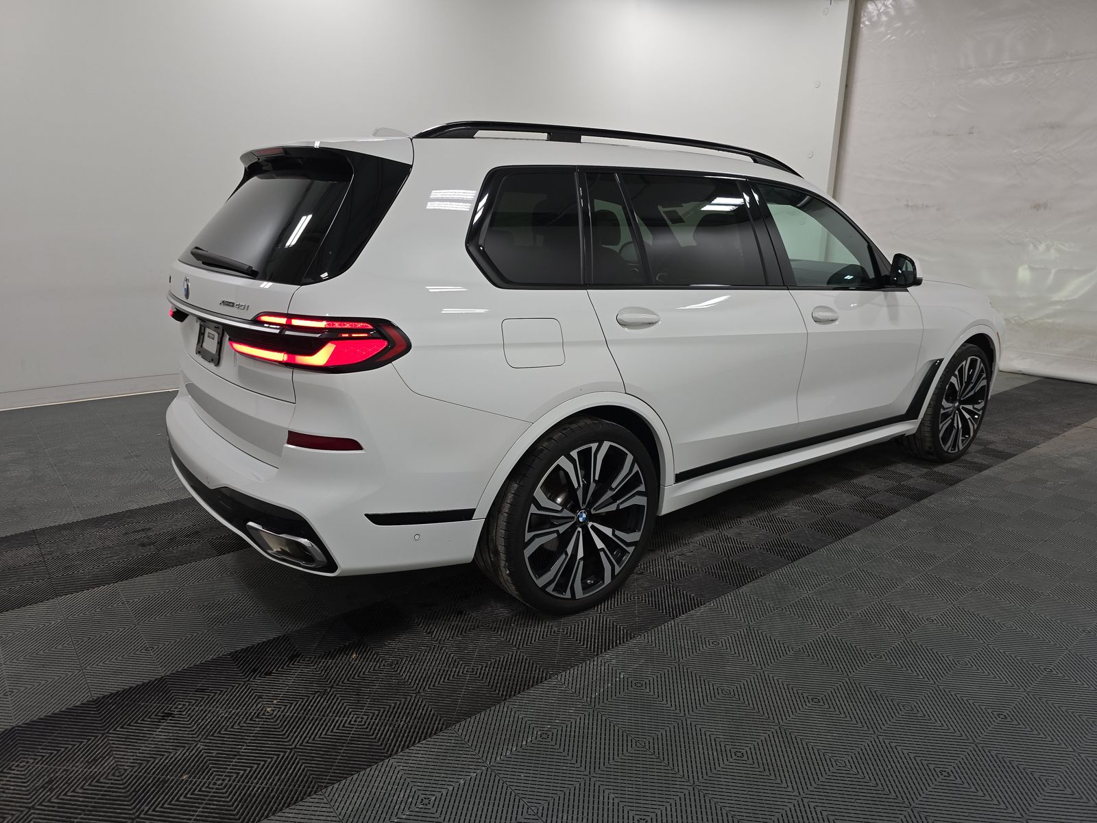 2023 BMW X7 xDrive40i AWD