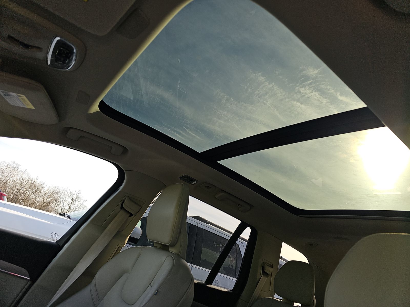 2022 Volvo XC90 T5 Momentum AWD