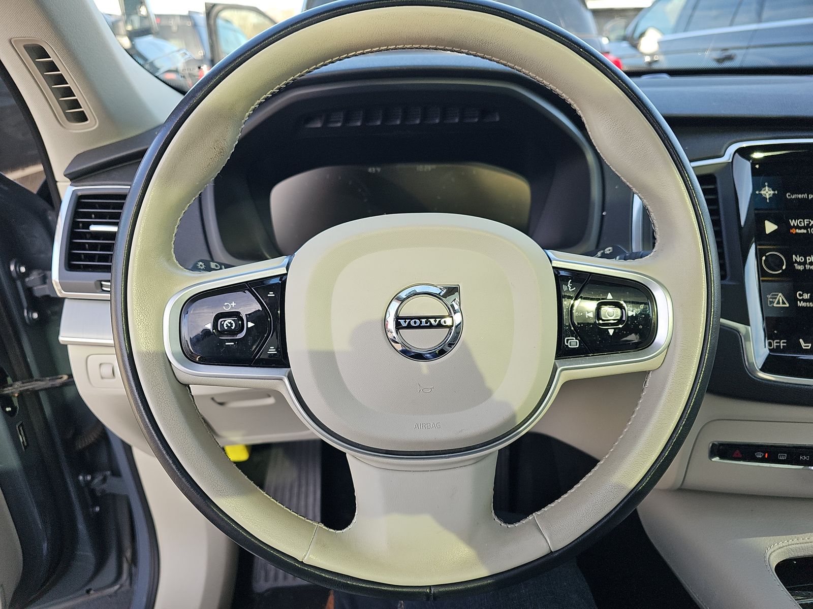 2022 Volvo XC90 T5 Momentum AWD