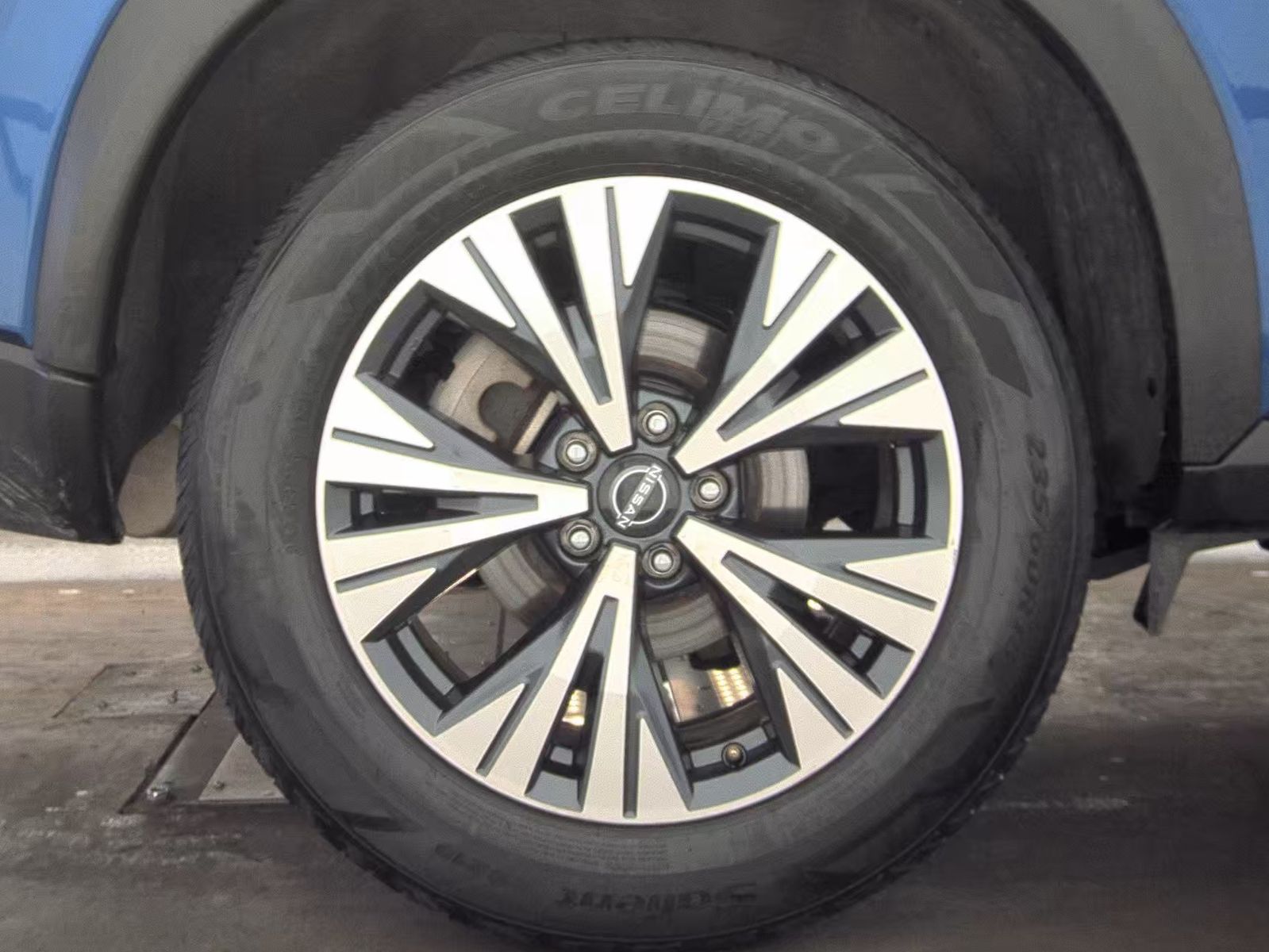 2023 Nissan Rogue SV FWD