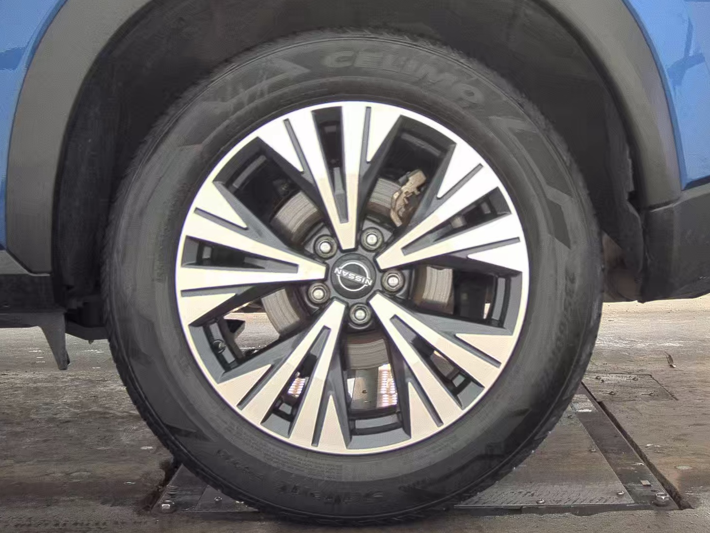 2023 Nissan Rogue SV FWD