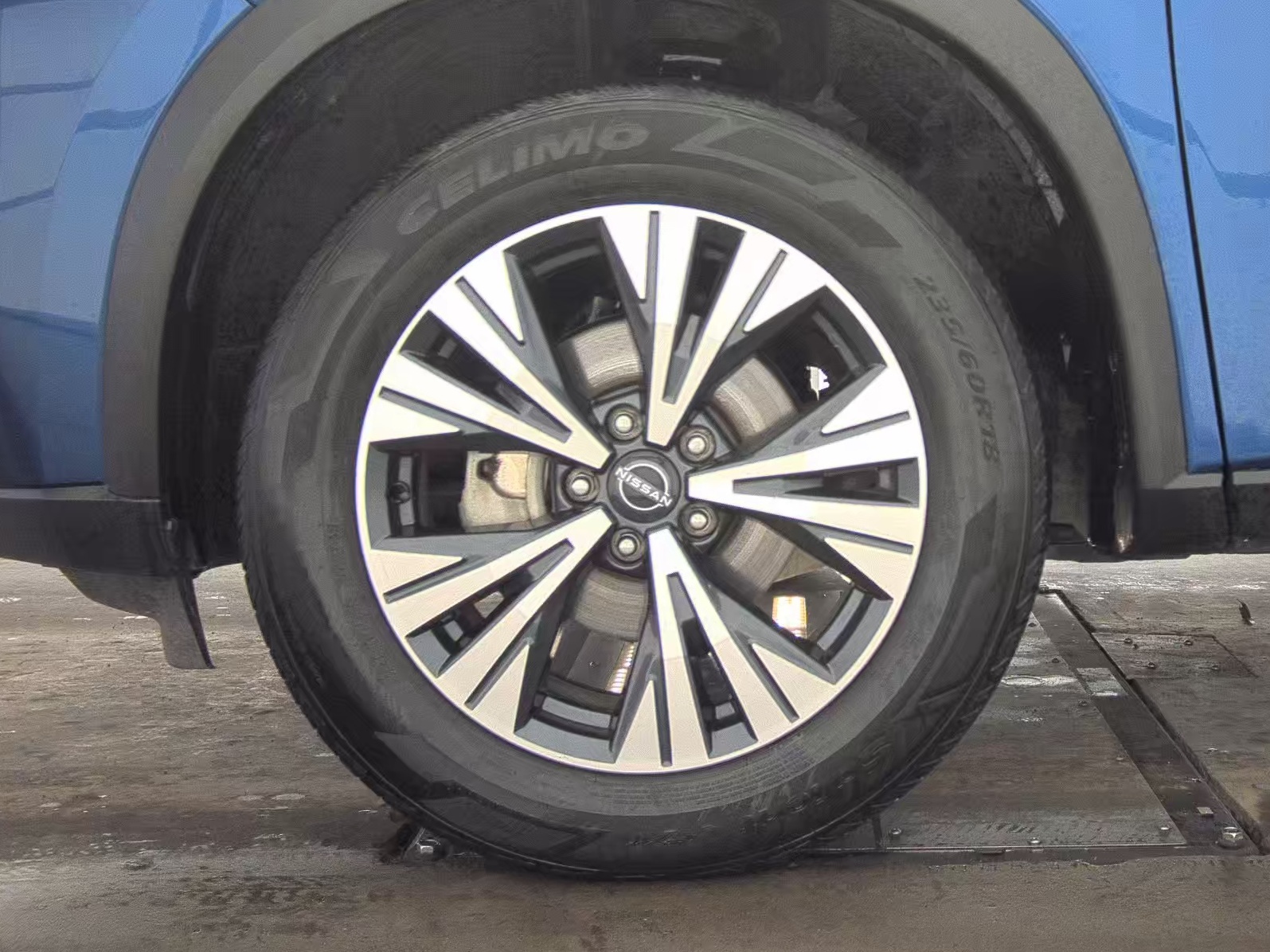 2023 Nissan Rogue SV FWD