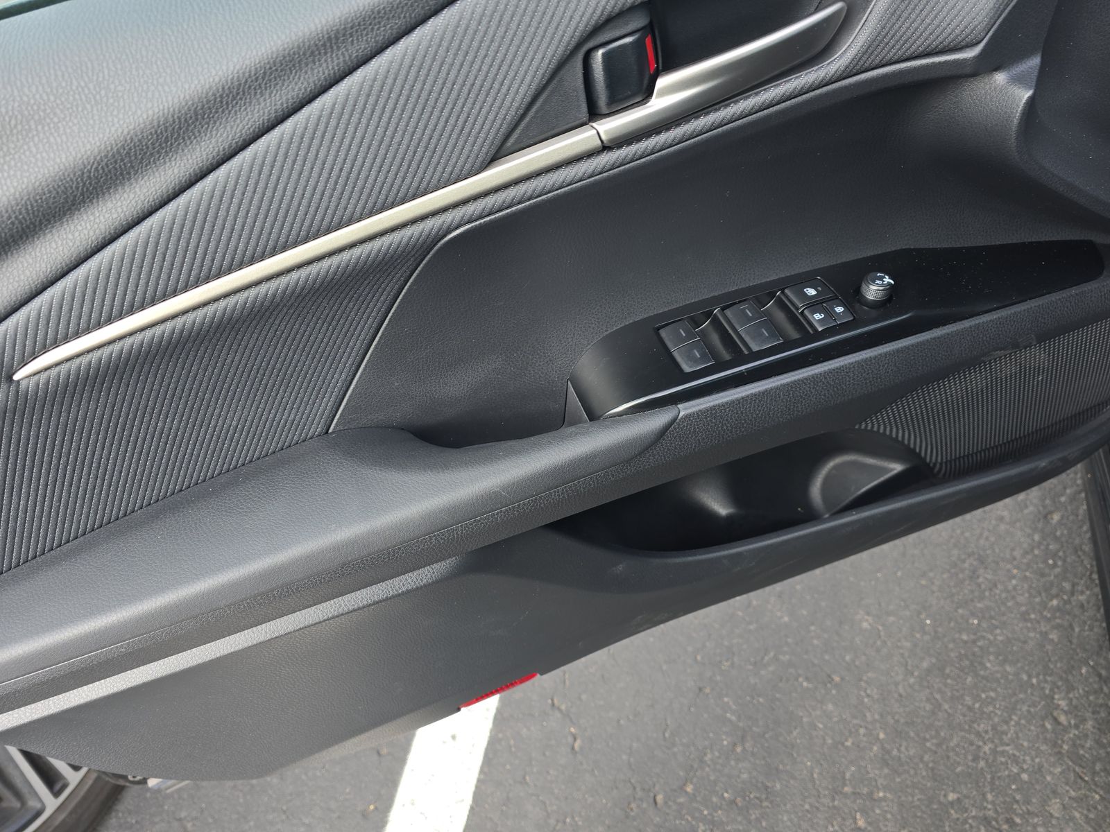 2025 Toyota Camry SE FWD