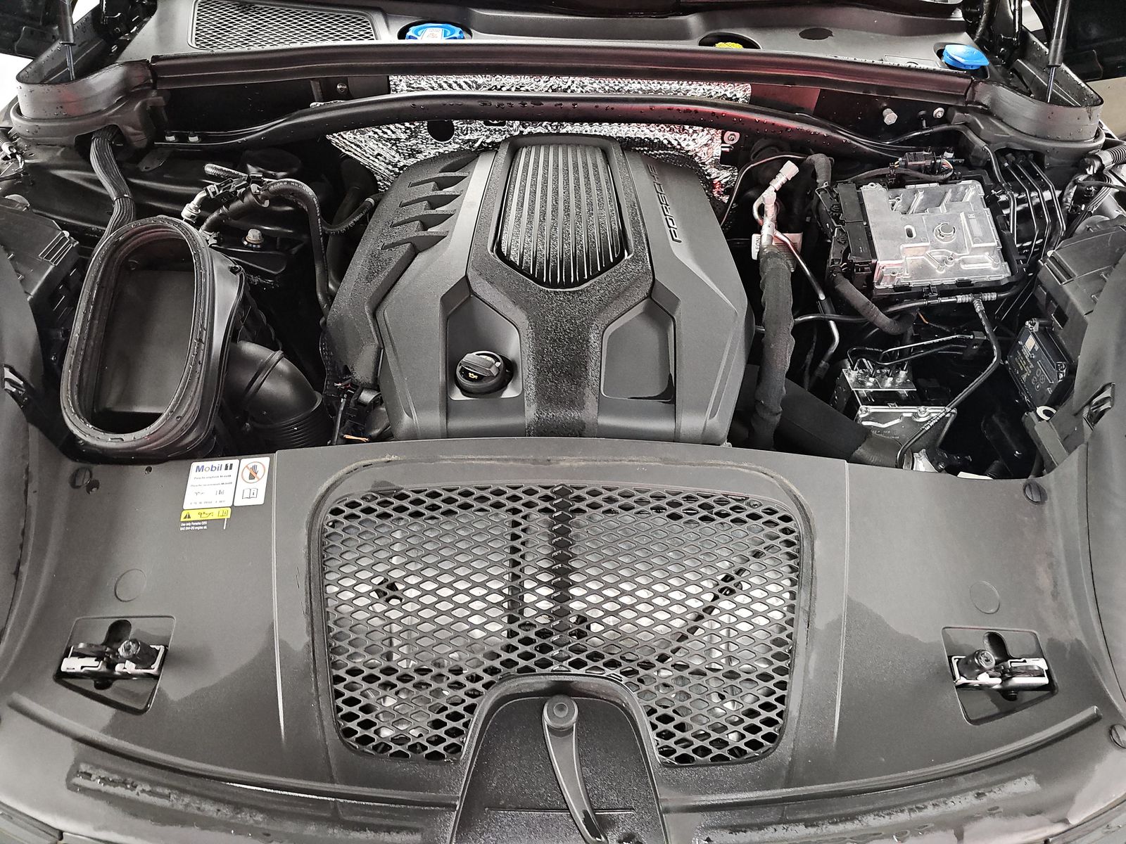 2023 Porsche Macan Base AWD