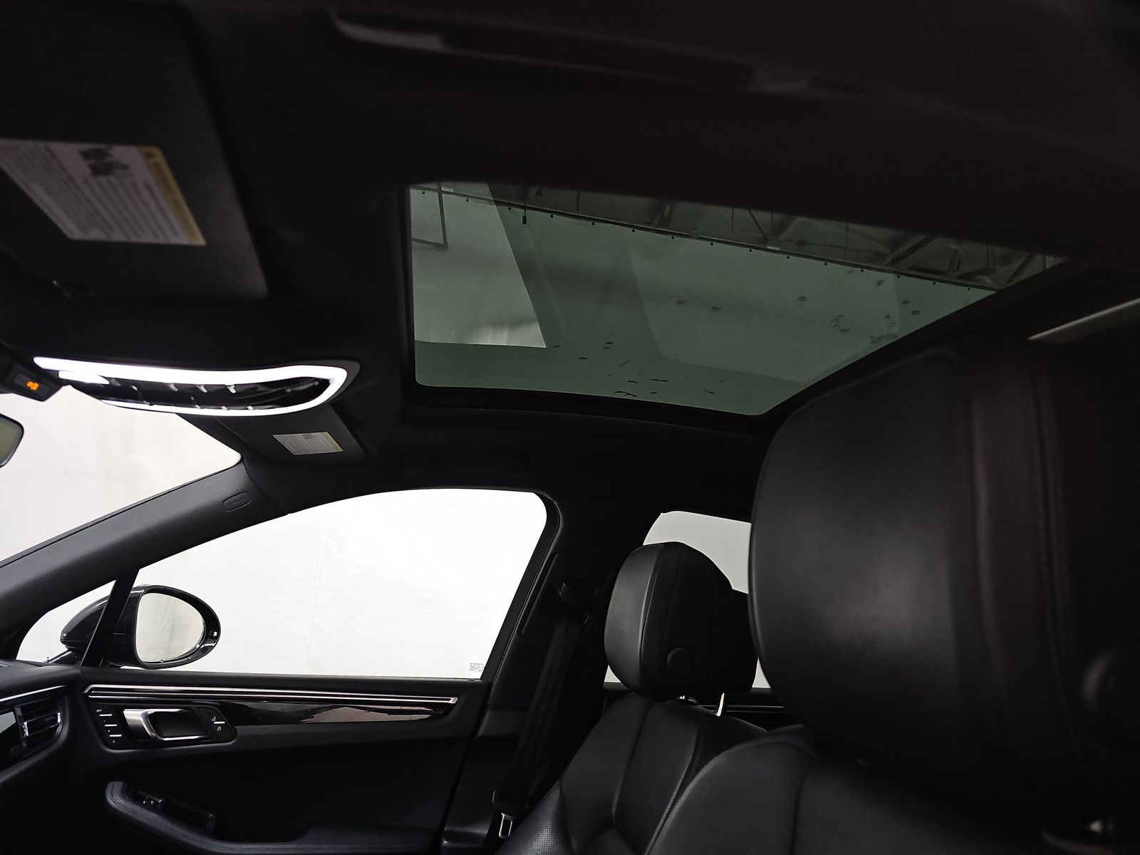 2023 Porsche Macan Base AWD