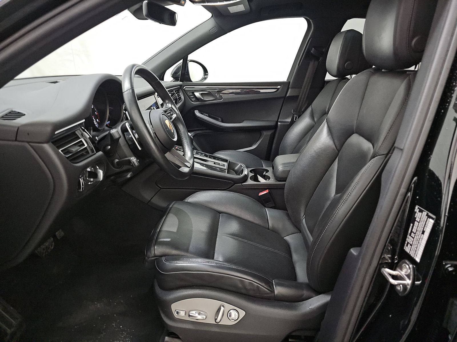 2023 Porsche Macan Base AWD