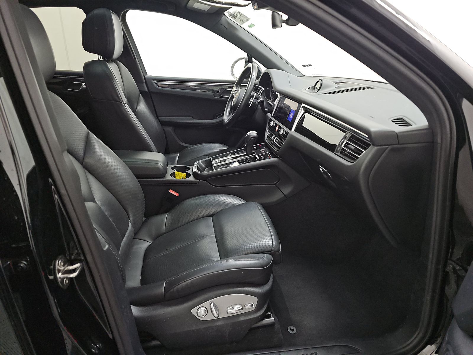 2023 Porsche Macan Base AWD