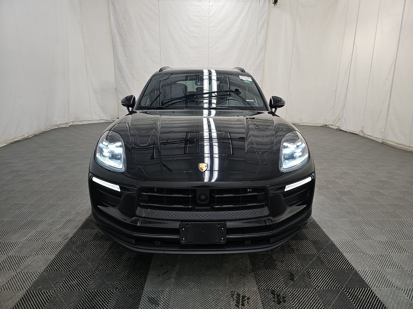 2023 Porsche Macan Base AWD