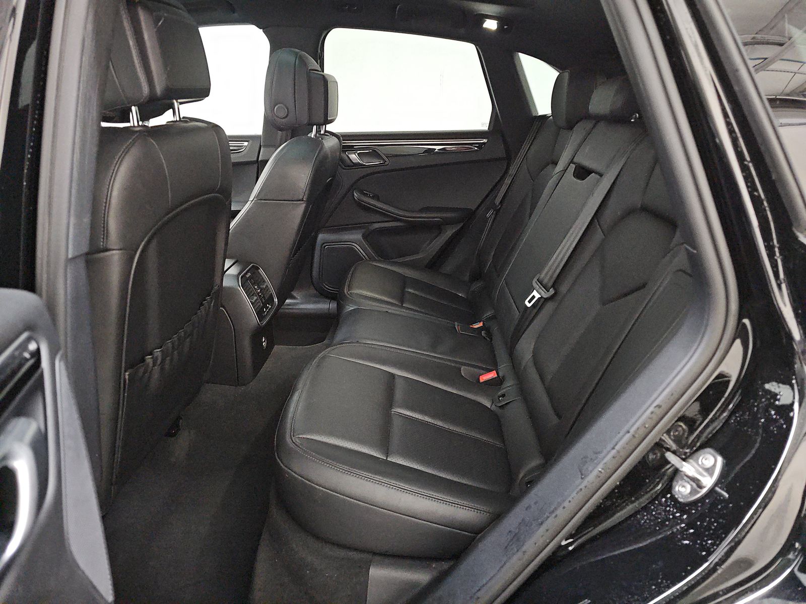 2023 Porsche Macan Base AWD