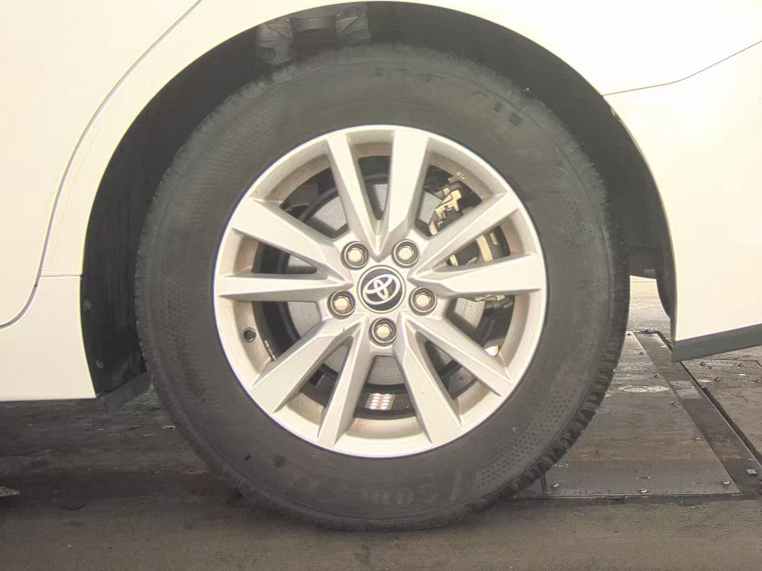 2025 Toyota Camry LE FWD