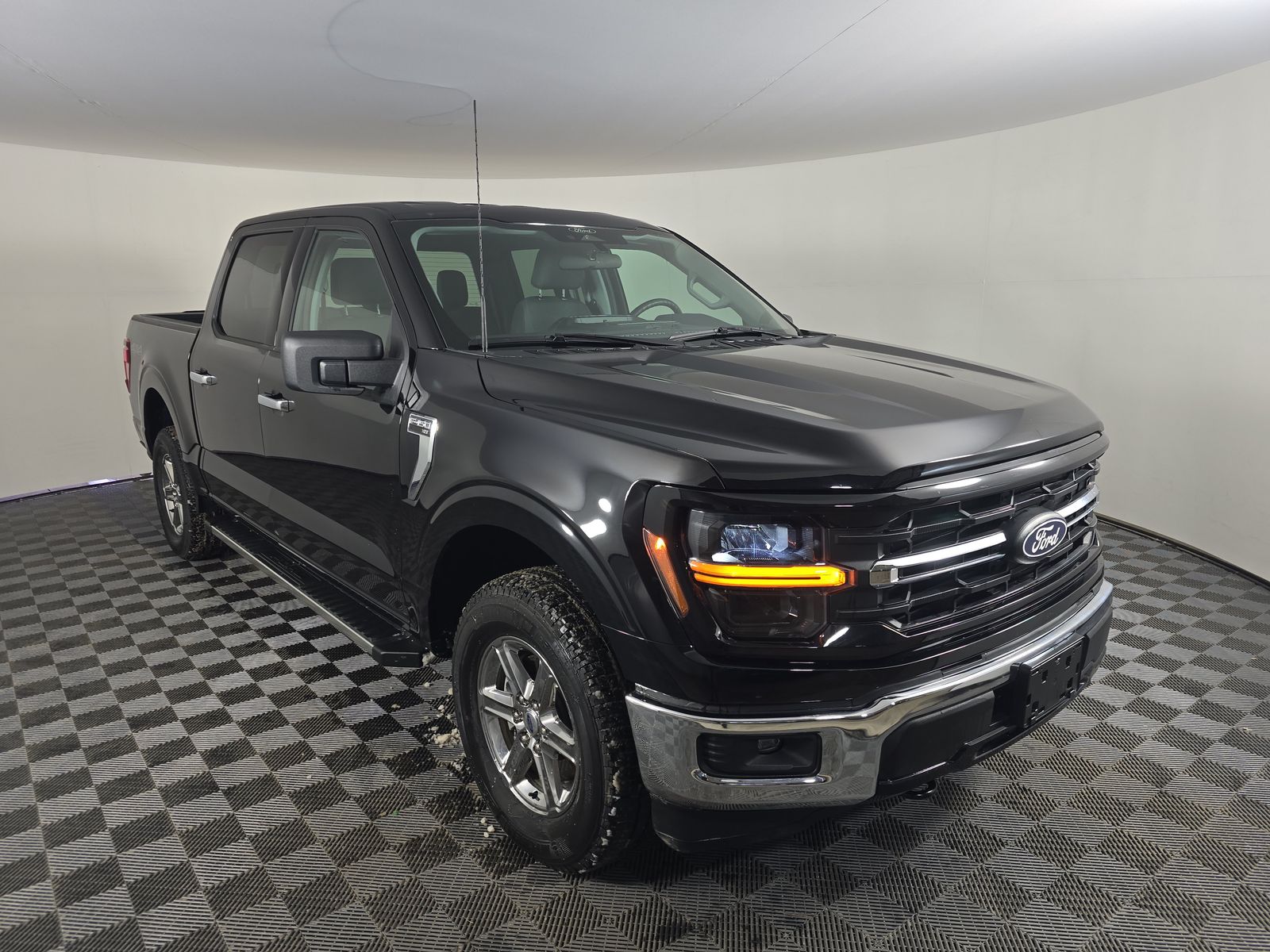 2025 Ford F-150 XLT AWD