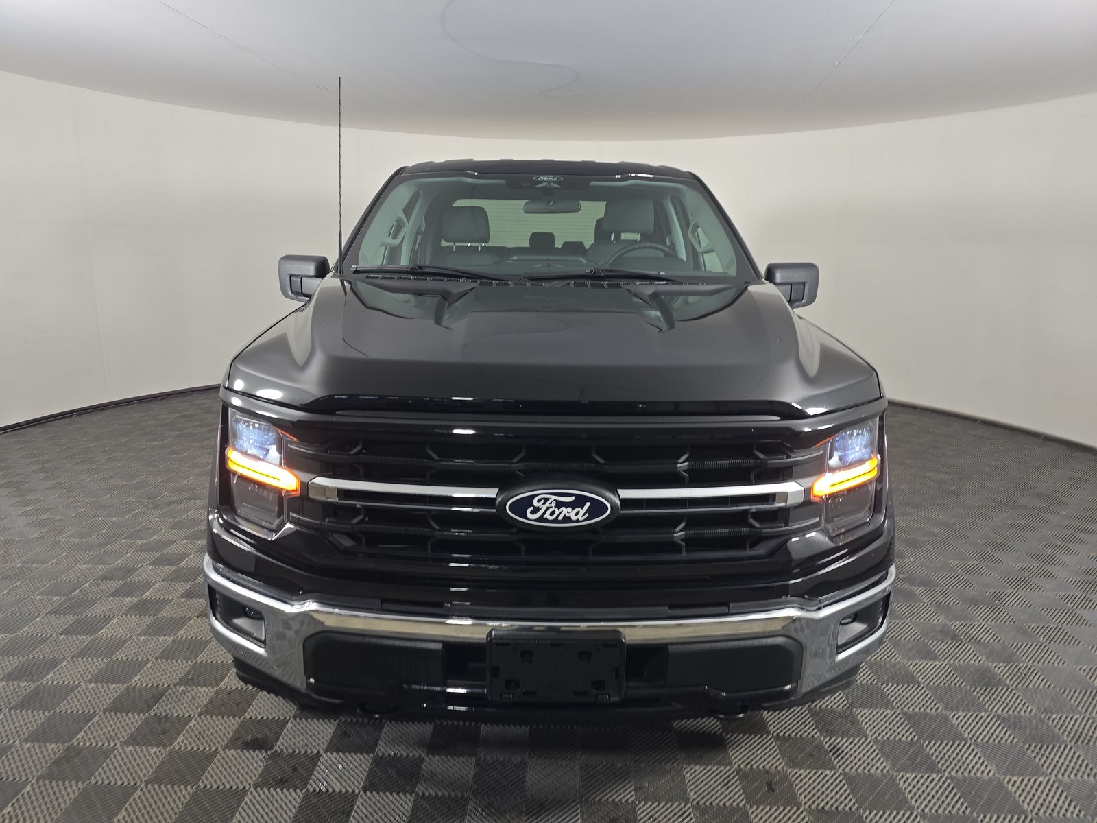 2025 Ford F-150 XLT AWD