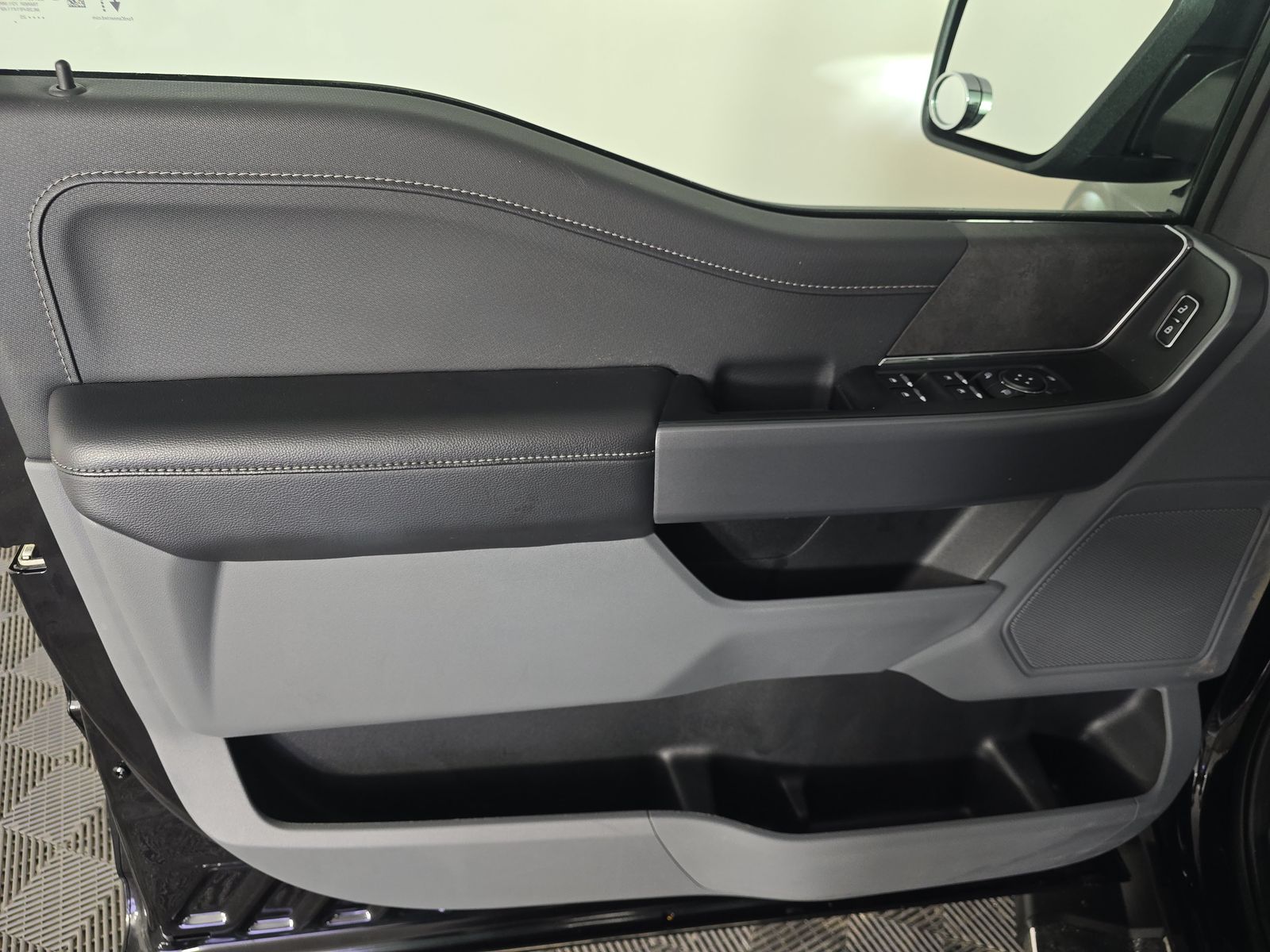 2025 Ford F-150 XLT AWD