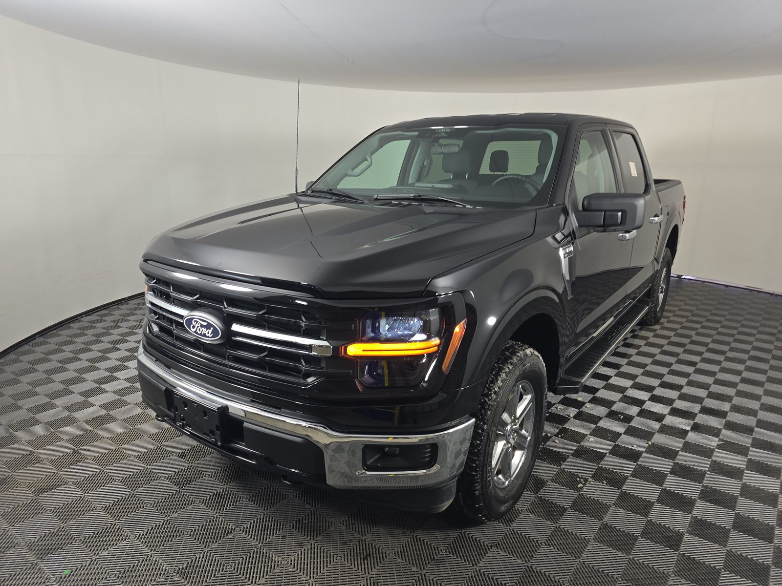 2025 Ford F-150 XLT AWD