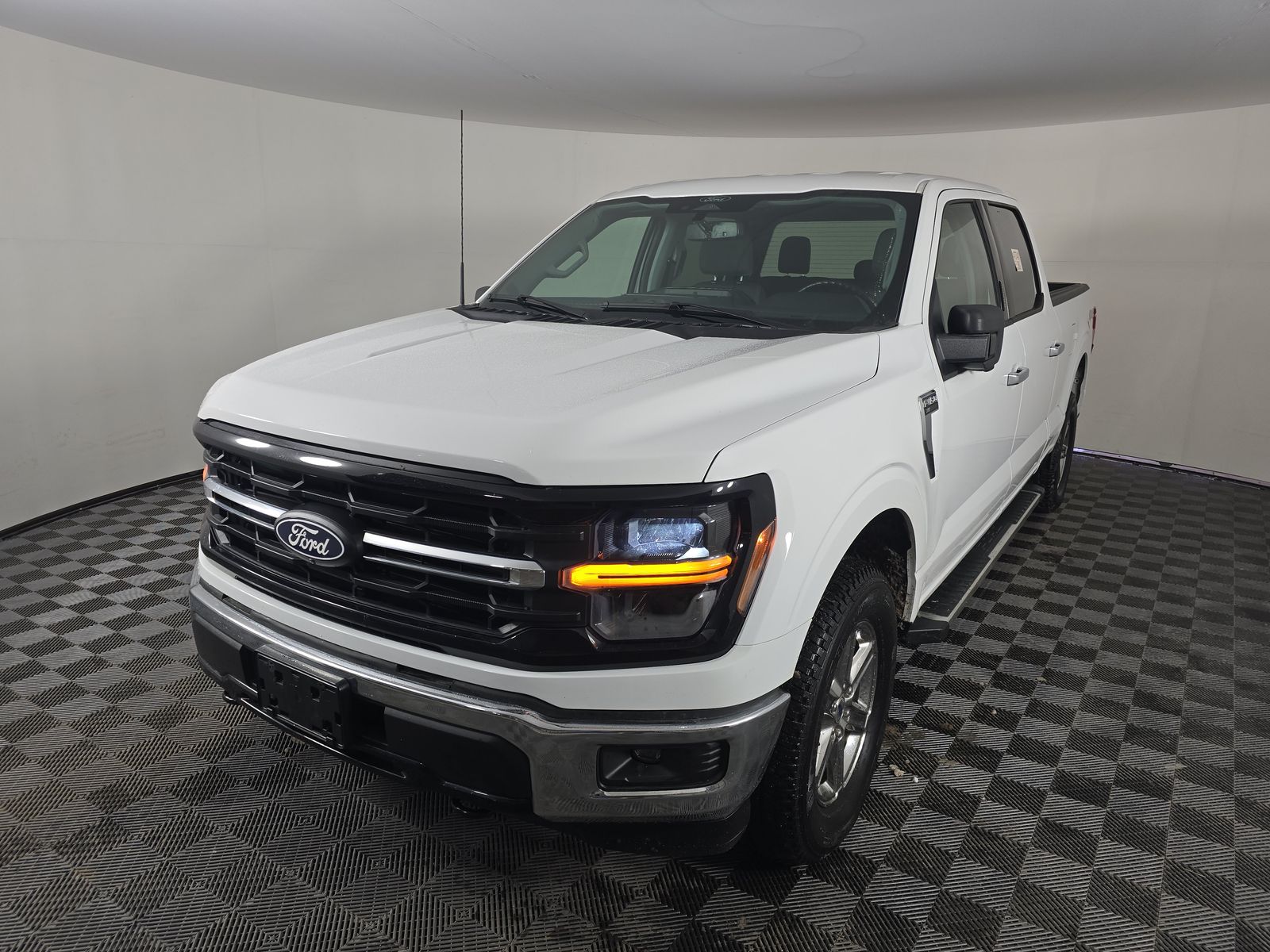 2024 Ford F-150 XLT AWD