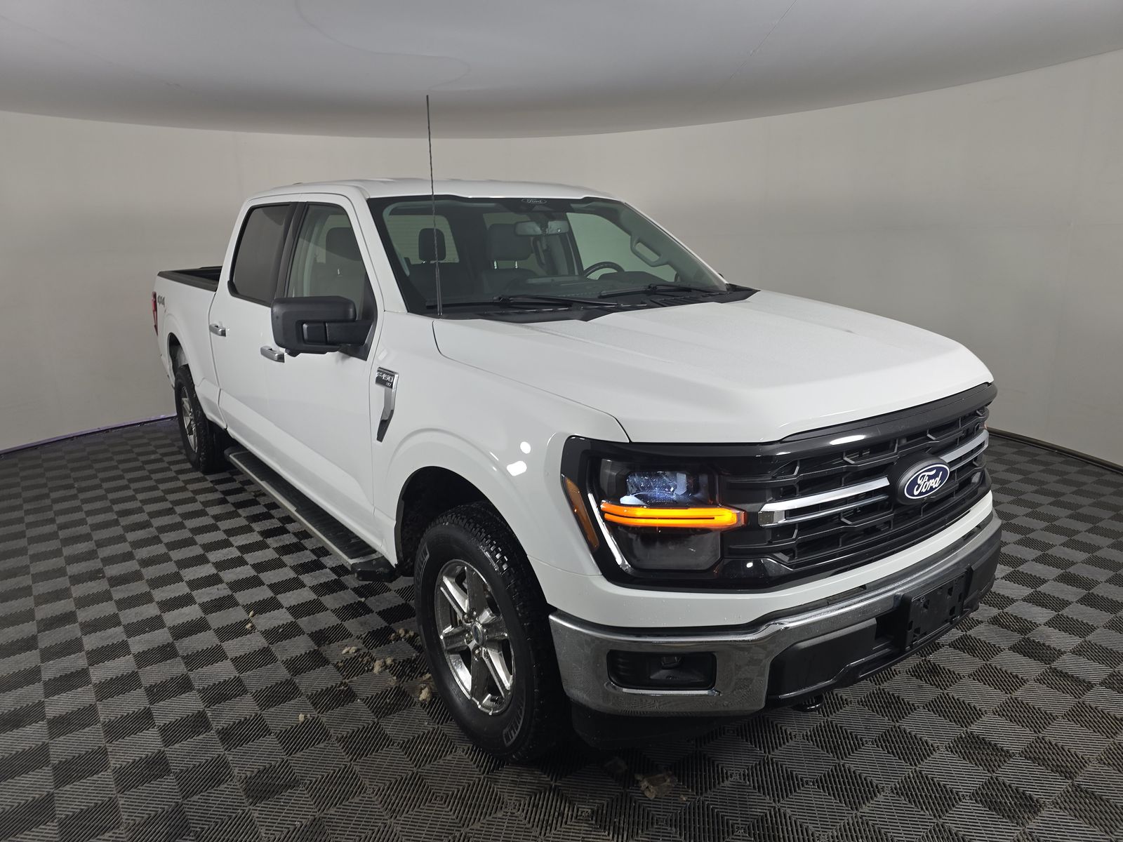 2024 Ford F-150 XLT AWD