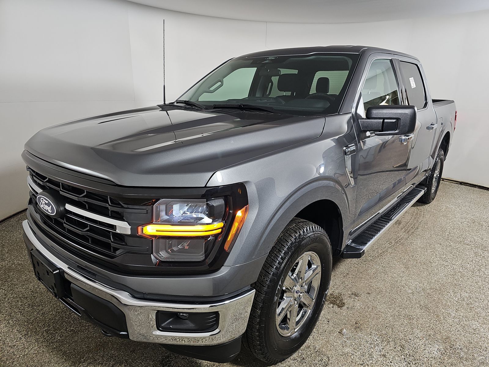 2025 Ford F-150 XLT AWD