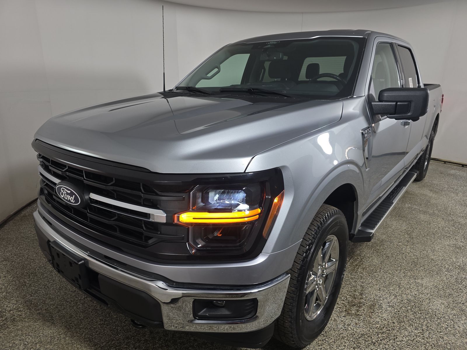 2024 Ford F-150 XLT AWD