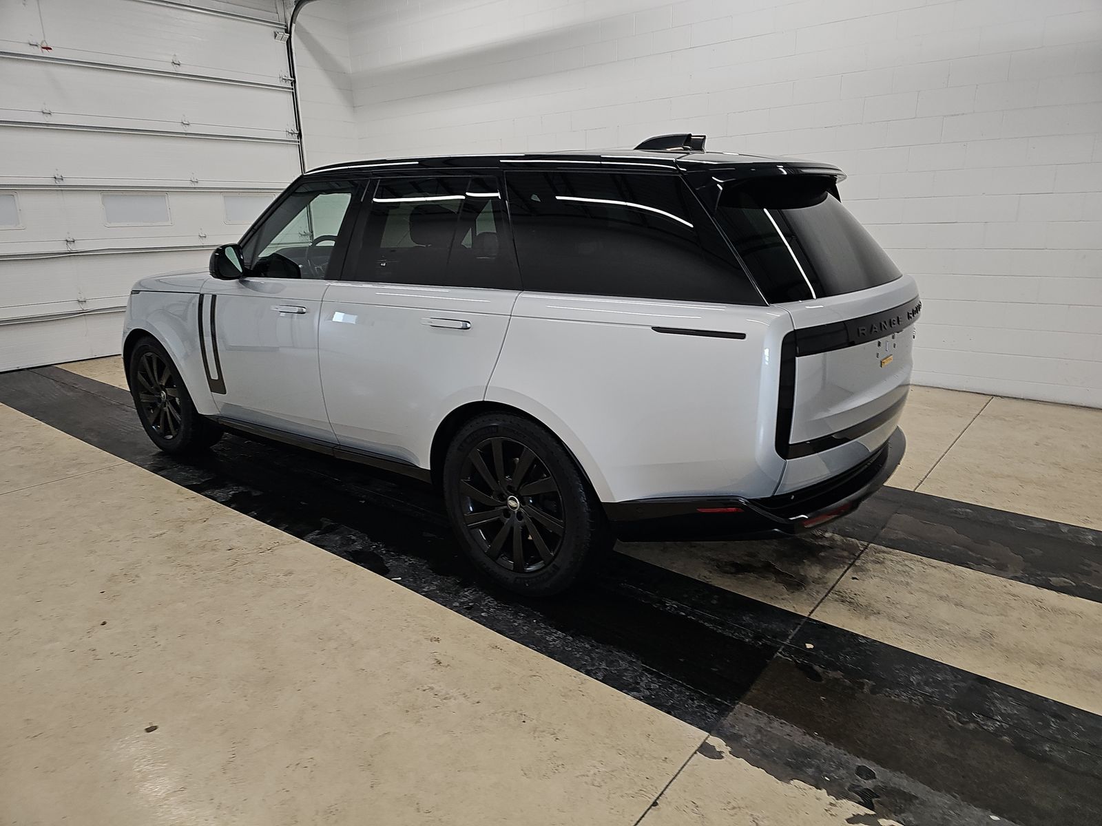 2023 Land Rover Range Rover SE AWD
