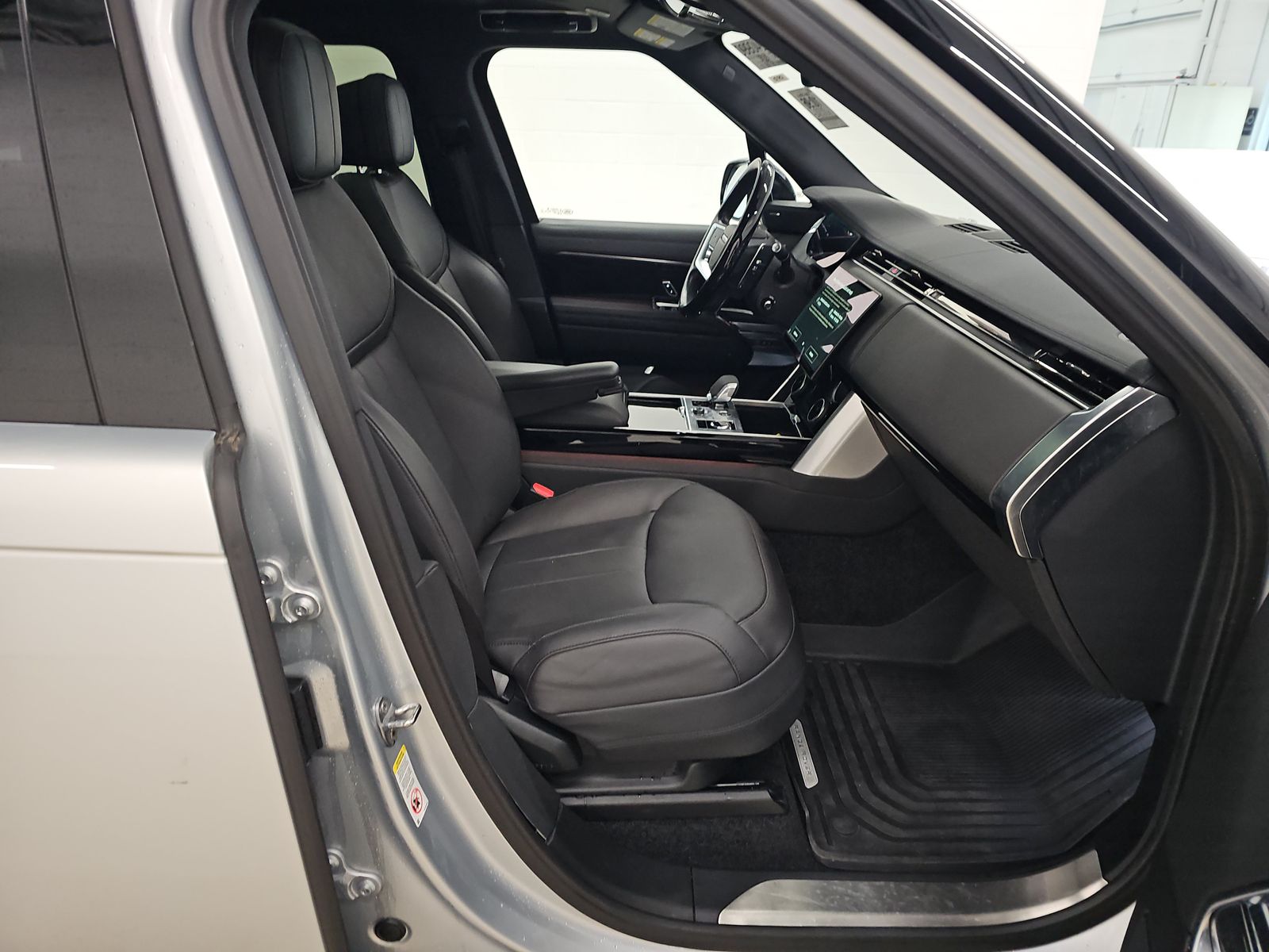 2023 Land Rover Range Rover SE AWD