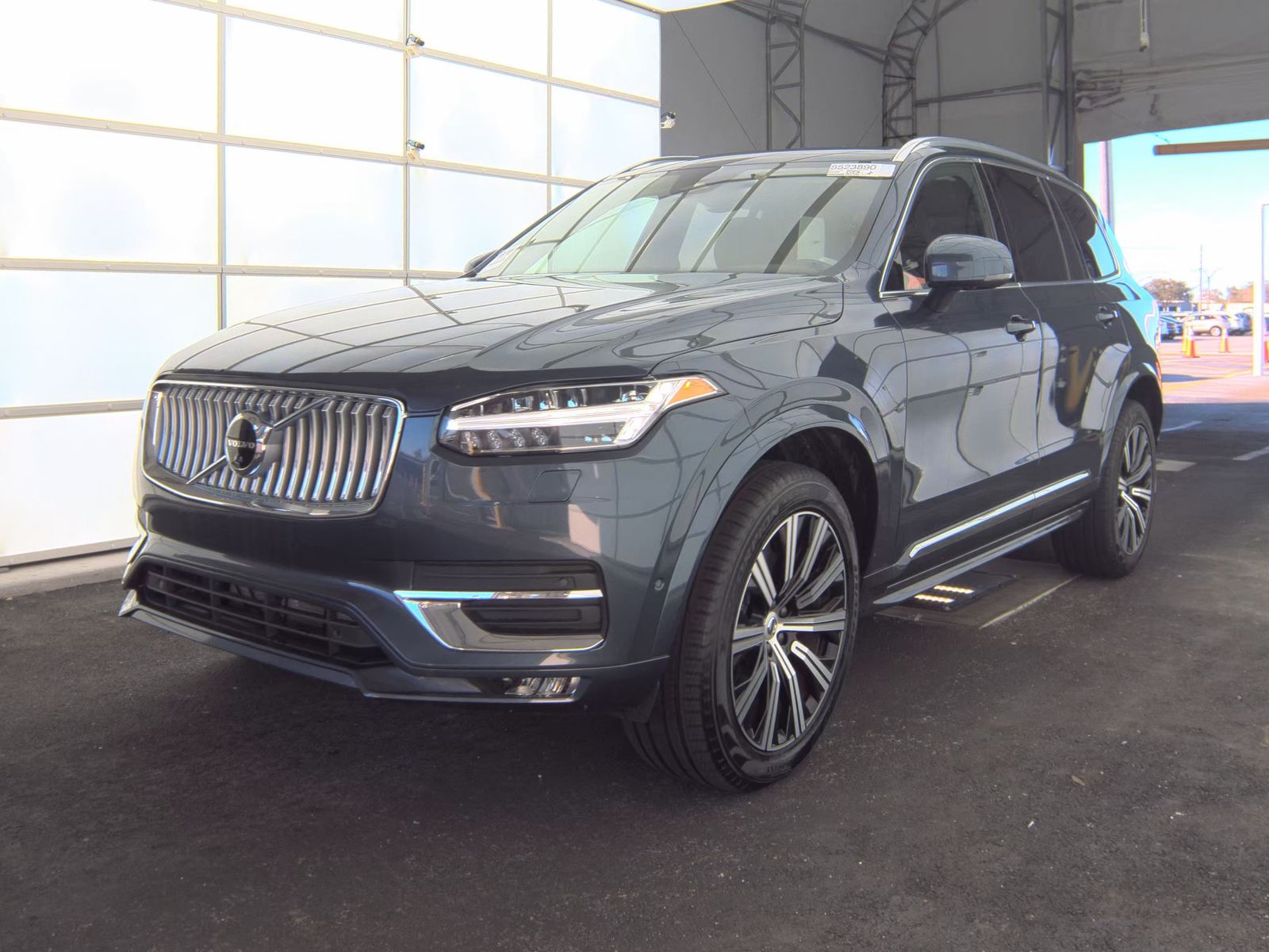 2025 Volvo XC90 B6 Plus AWD