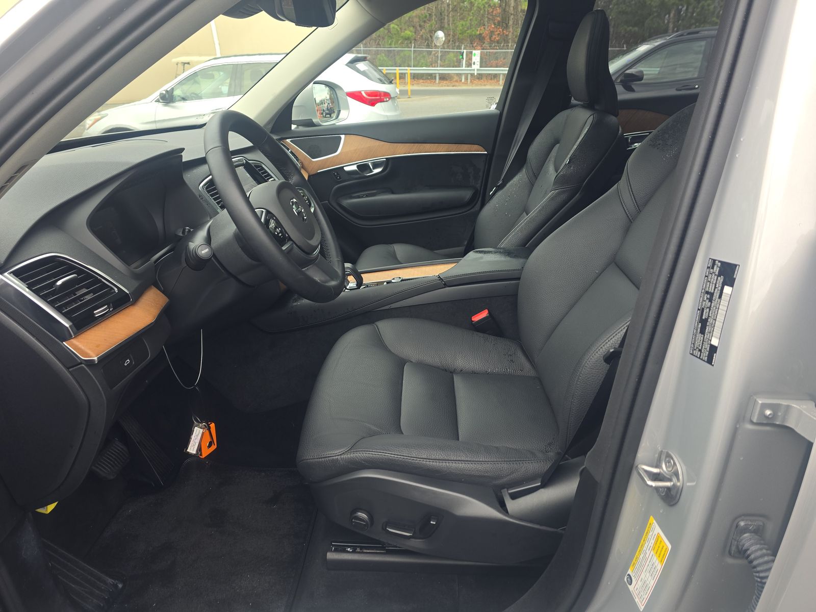 2025 Volvo XC90 B6 Plus AWD