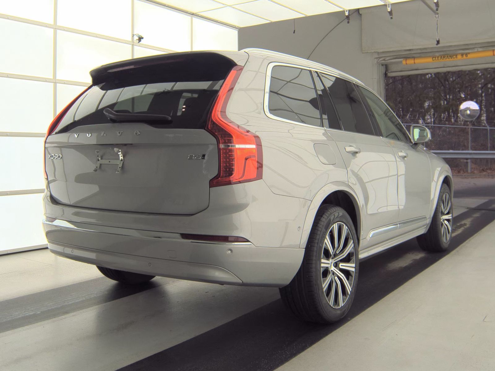 2025 Volvo XC90 B6 Plus AWD