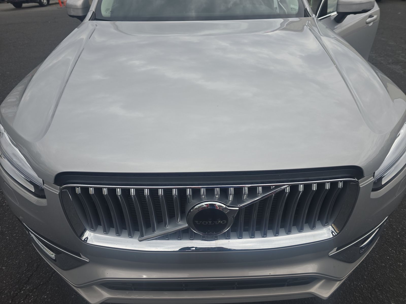 2025 Volvo XC90 B6 Plus AWD