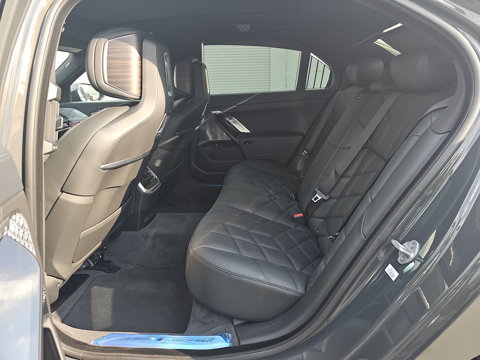 2025 BMW 7 Series 760i xDrive AWD