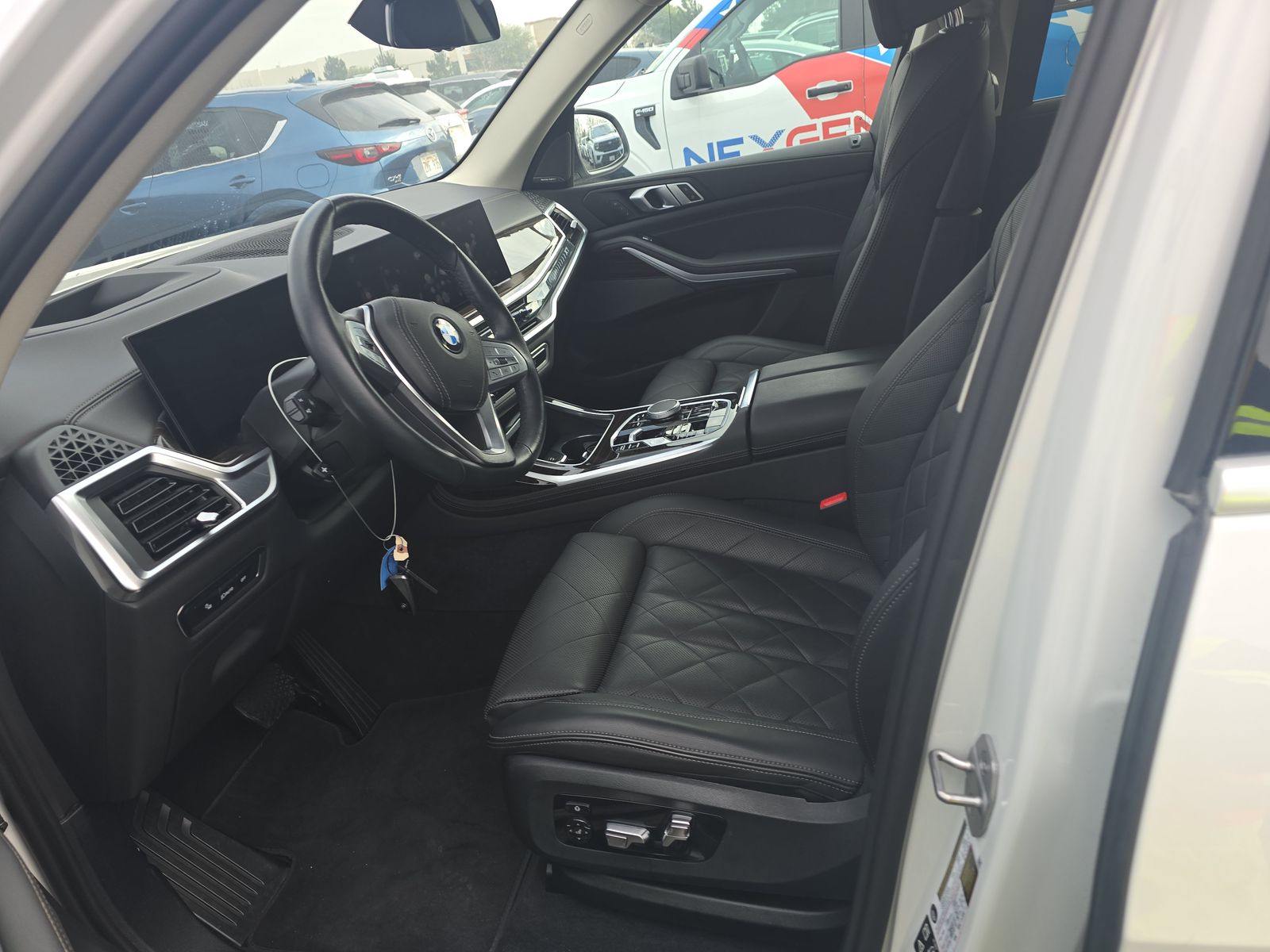 2025 BMW X7 xDrive40i AWD