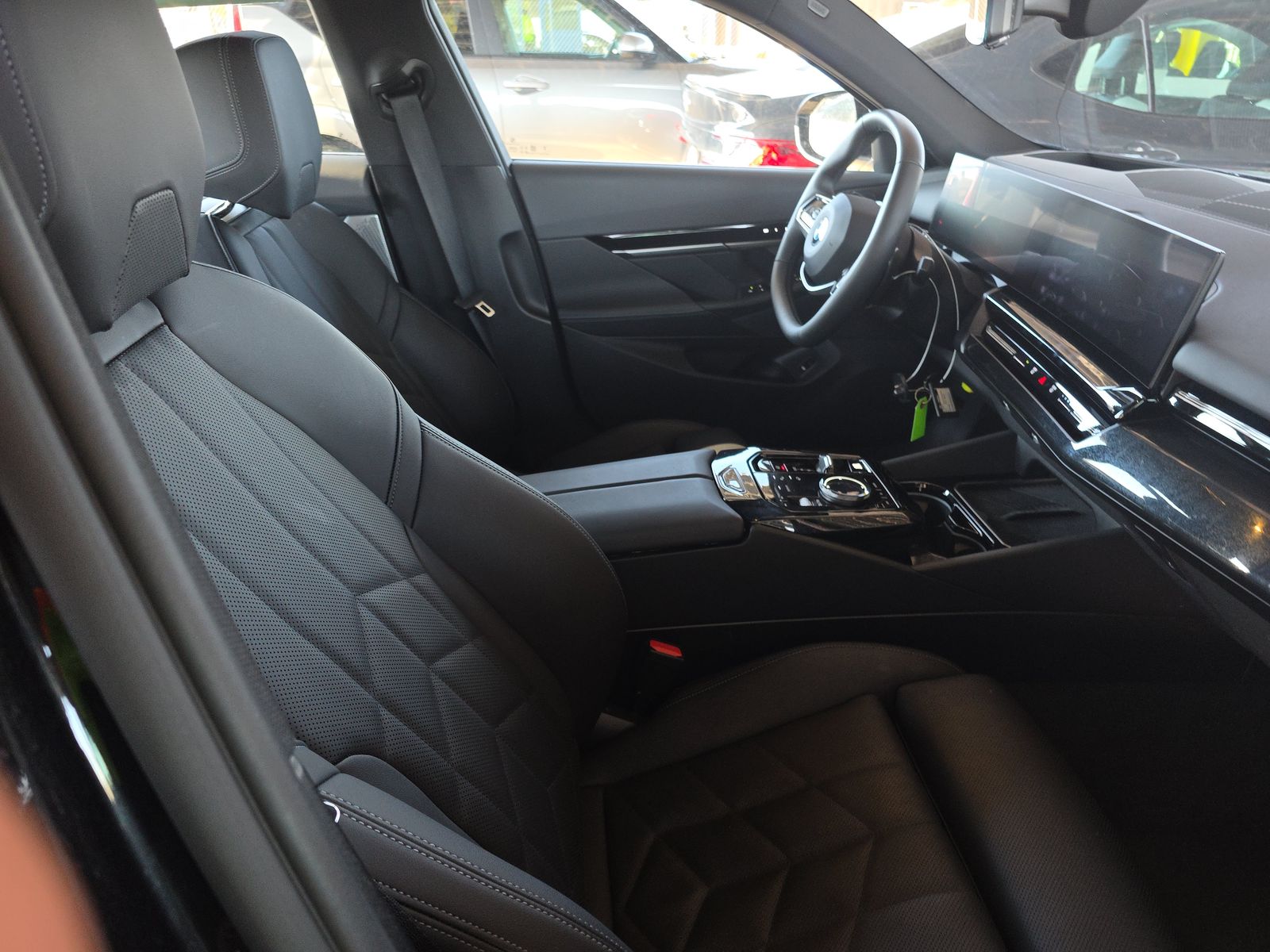 2025 BMW 5 Series 530i RWD