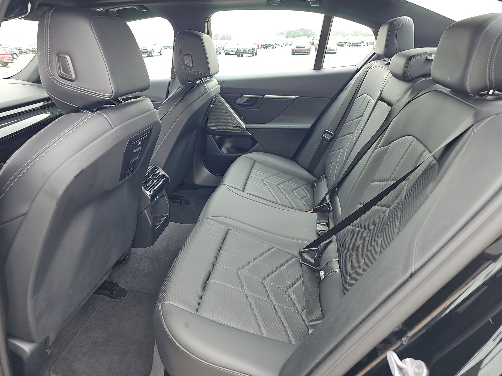 2025 BMW 5 Series 530i RWD