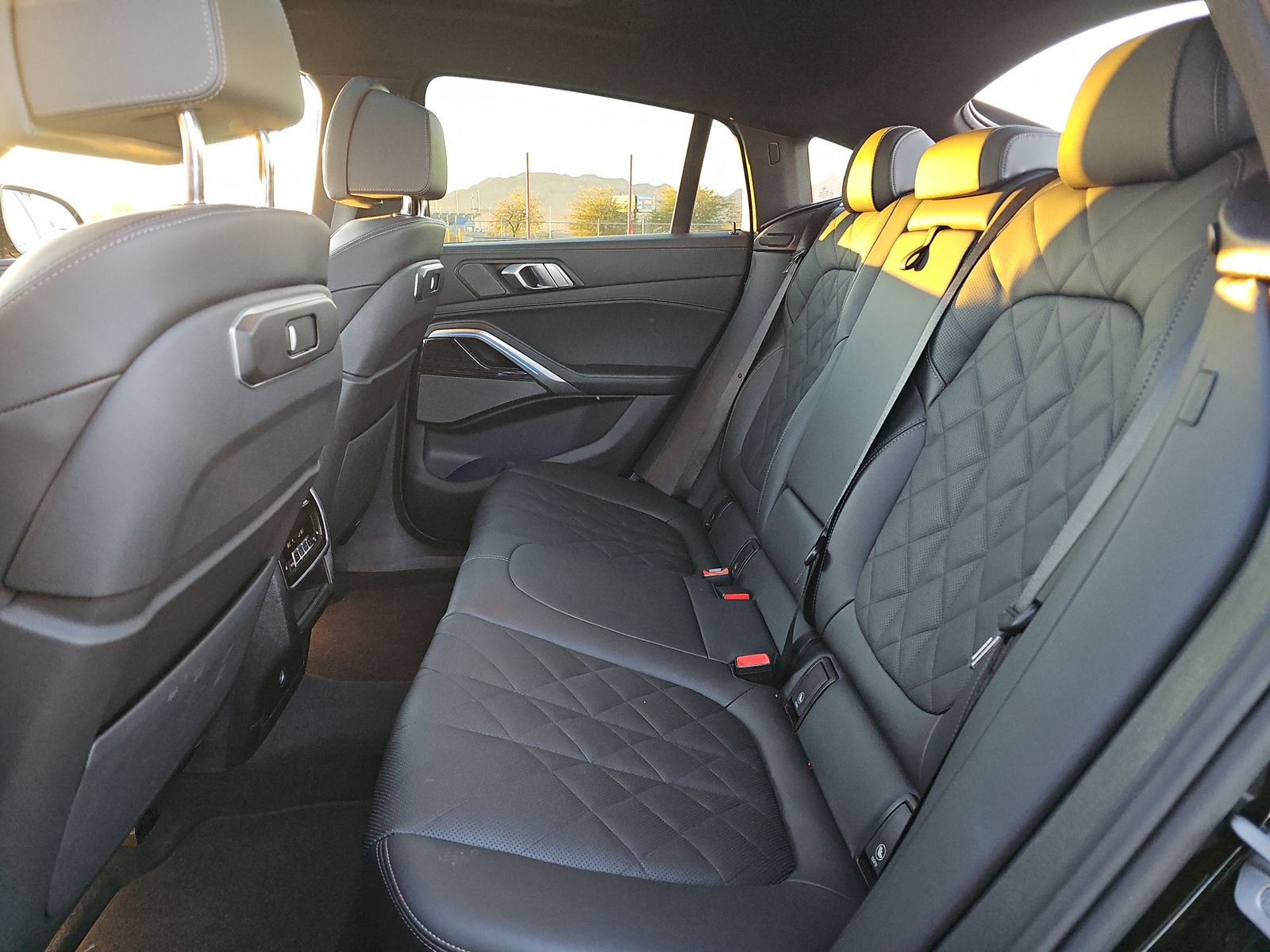 2025 BMW X6 xDrive40i AWD
