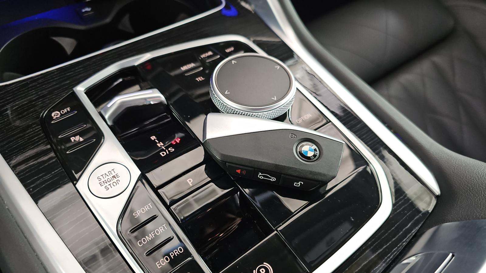 2025 BMW X6 xDrive40i AWD
