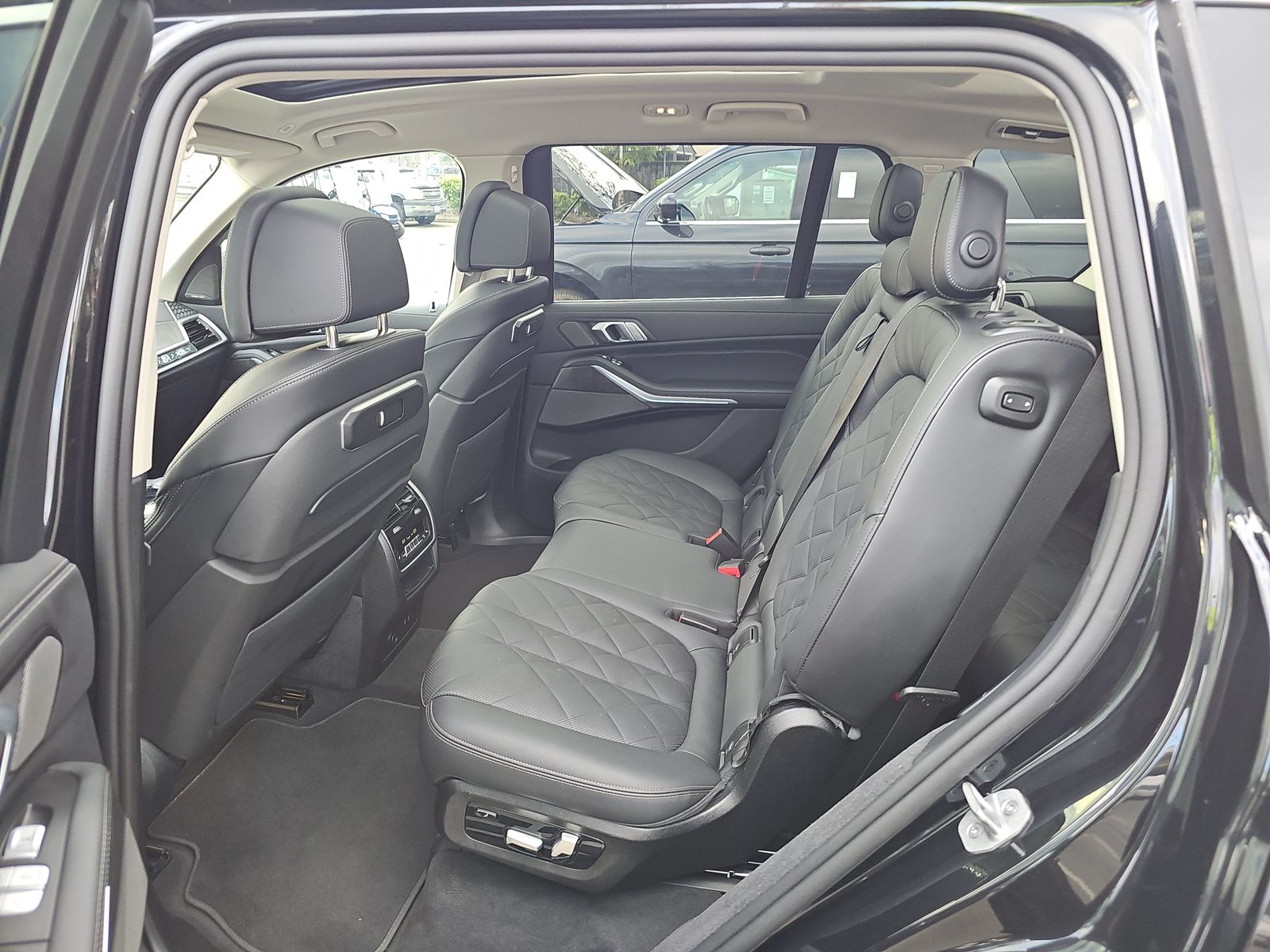 2025 BMW X7 xDrive40i AWD