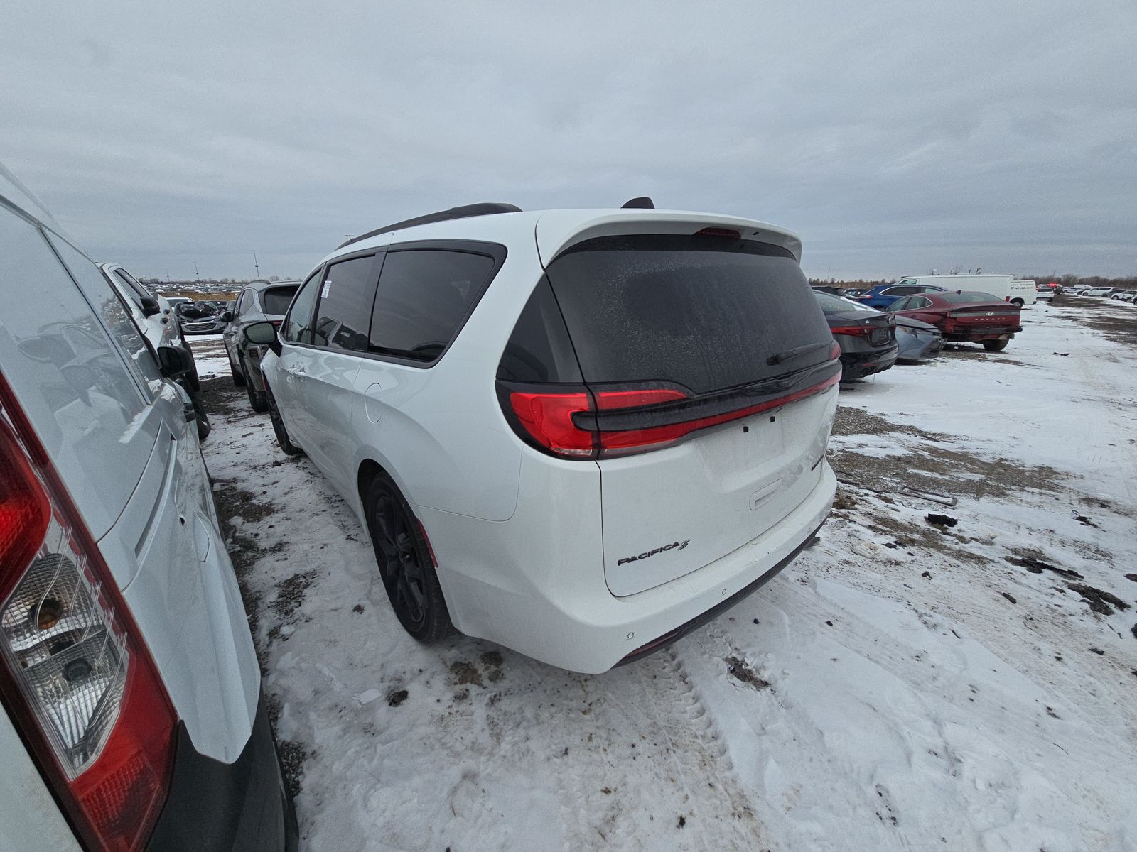 2025 Chrysler Pacifica Limited FWD