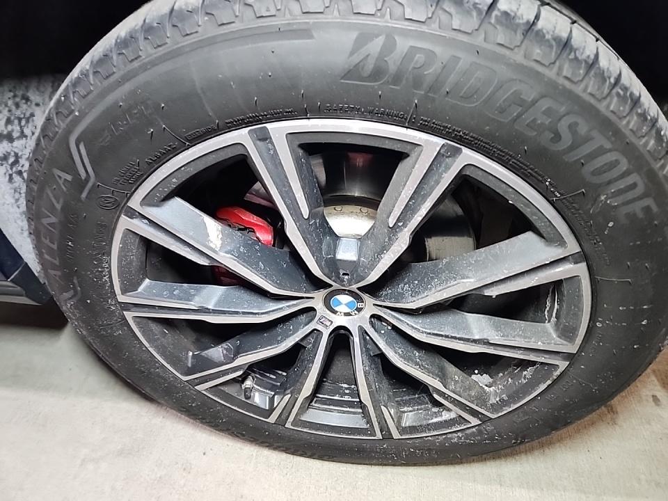 2022 BMW X6 xDrive40i AWD