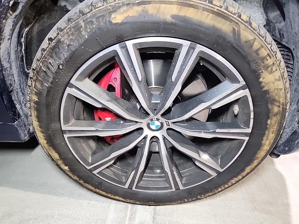 2022 BMW X6 xDrive40i AWD