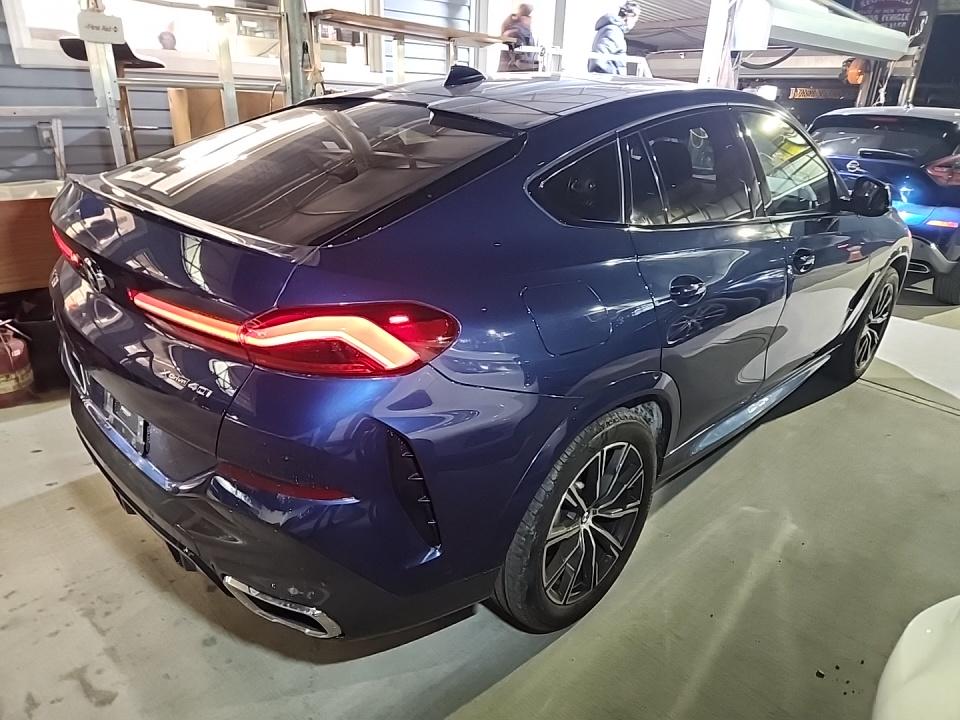 2022 BMW X6 xDrive40i AWD