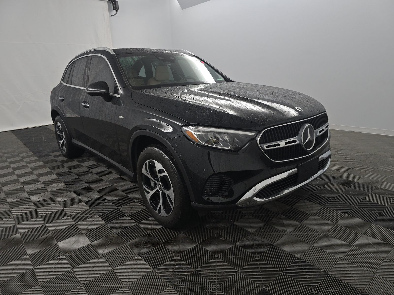 MERCEDES-BENZ GLC - 4