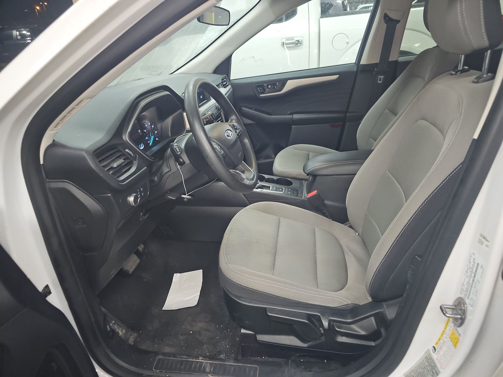 FORD ESCAPE - 8