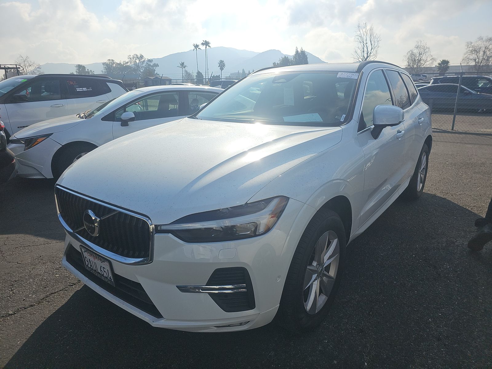 2022 Volvo XC60 B5 Momentum FWD