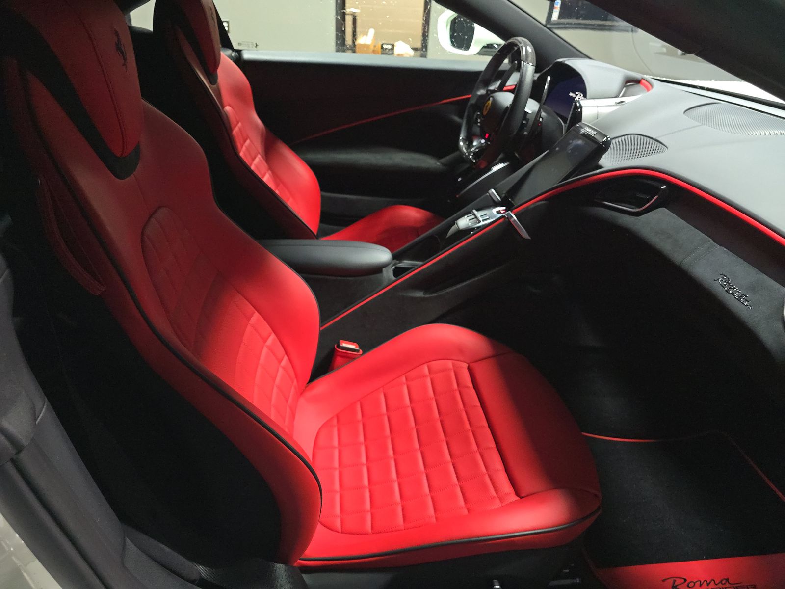 2024 Ferrari Roma Base RWD